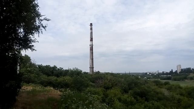 Самая высокая и большая труба котельной в Волгограде Highest and largest boiler chimney Volgograd смотреть онлайн