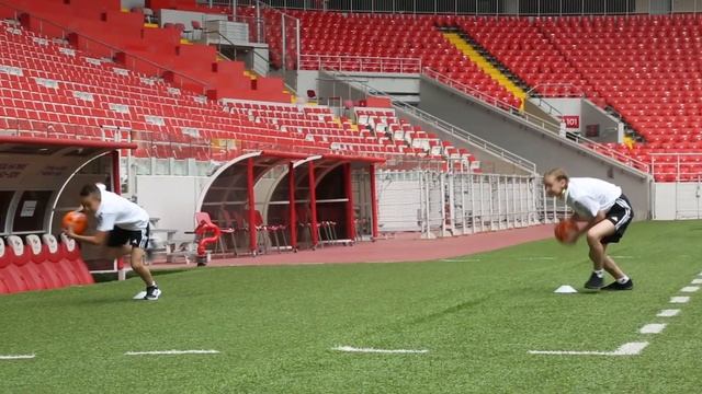 Разминка с чемпионами для обладателей гранта "Заправляем в спорте - 2019" на поле "Открытия Арены" смотреть онлайн