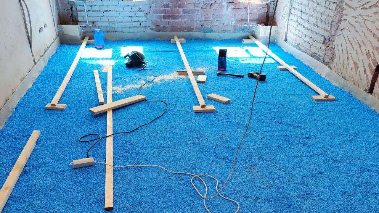 Сталинки с балками, старый фонд с плитами. Различные подходы, но результат один - стяжка. Июль 2023 смотреть онлайн