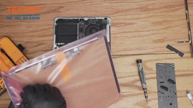 13” MacBook Pro 2018 - 2019 | How To Replace Broken Screen A1989