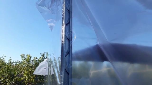 КАК НАКРЫТЬ ТЕПЛИЦУ ПЛЁНКОЙ
зимняя теплица в один слой смотреть онлайн