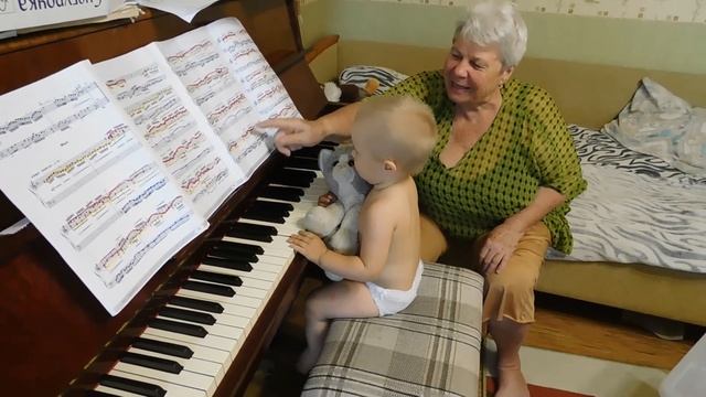 Радослава Лемешкина, 1 год 3 месяца. Первые уроки. Играем 