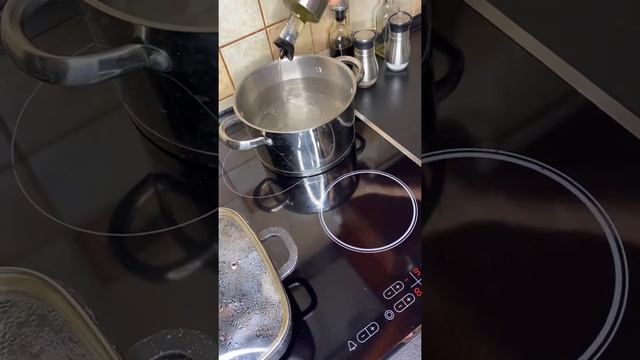 Кулинарная идея нашего ужина / мидии в сливочном соусе / чёрные спагетти / спагетти и мидии смотреть онлайн