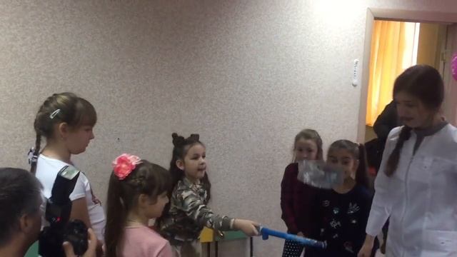 Фокус с эбонитовой палочкой смотреть онлайн