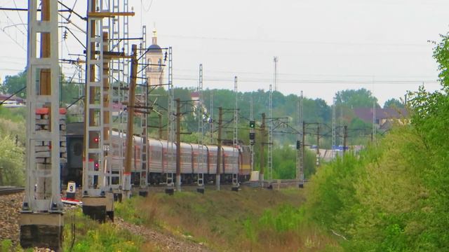 Фирменный поезд №084 "Северный Урал" Москва - Приобье под электровозом ЧС4Т-236 (Владимирская обл.) смотреть онлайн