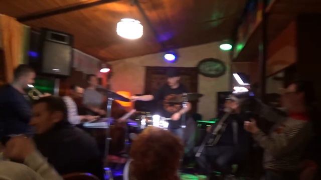 Приморский Парк,Капитан Иваныч,Лёха Васильев - В Quick Bee Bar (28.11.2015) смотреть онлайн
