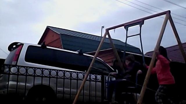 VLOG: ПРЫГАЕМ С КАЧЕЛИ / ЕСТЬ ПРОДОЛЖЕНИЕ смотреть онлайн