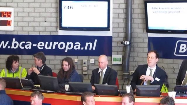 Porsche 924 Le Mans 1981 auctioning @ classic car auction смотреть онлайн