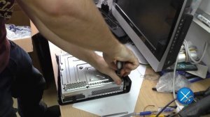 Как разобрать Xbox 360 за 75 секунд.
