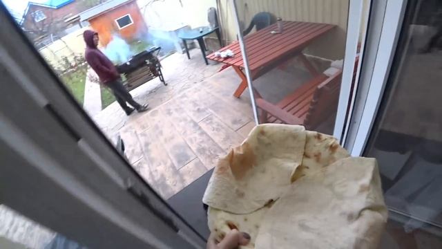 Влог Набрали продукты на Новый год Жарим шашлык, солим рыбу смотреть онлайн