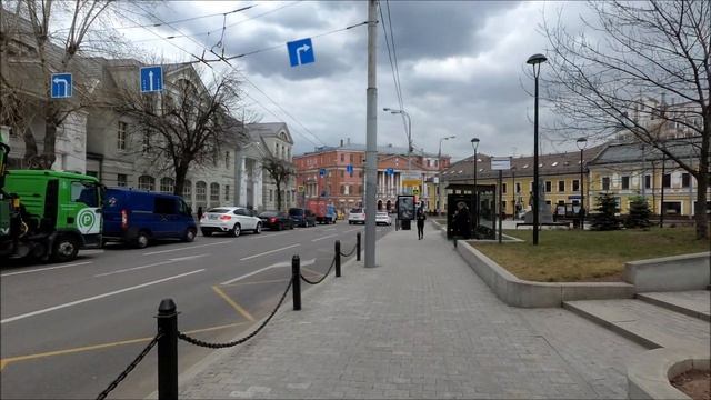 Москва. Прогулка по Новой Басманной улице (New Basmannaya Street)18.04.2019 смотреть онлайн