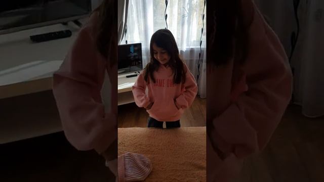 пульт и кепка? пронеси сладости в кинотеатр Аделия и Эмилия смотреть онлайн