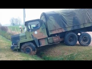 Какой грузовик самый проходимый в грязи? Грузовики Европы, США и СССР на бездорожье!