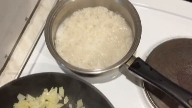 ОЧЕНЬ ВКУСНАЯ тушенная КАПУСТА с рисом и сосисками. Просто и бюджетно смотреть онлайн