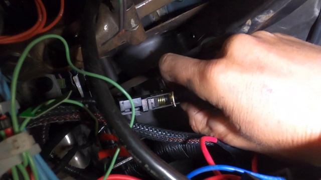 BRAKES STOPPED WORKING in my Ford truck house! - How to Change a Brake Booster (easy fix) 1996 F350 смотреть онлайн