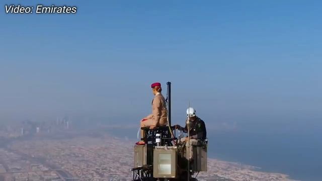 Emirates 'Flight Attendant' on Top of Burj Khalifa - Behind The Scenes смотреть онлайн