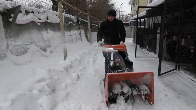 Снегоуборщик GаrdenPro KCD28, ручной + электро старт, 6+2, LONCIN H200 (212), 710 мм, 14", LED-фара смотреть онлайн