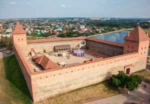 Лидский замок (г. Лида, Беларусь). Прогулка по старинному замку.