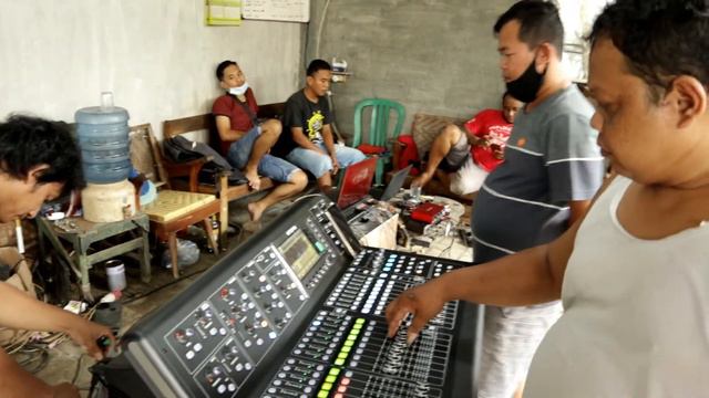 UNBOXING MIDAS M32 LIVE смотреть онлайн