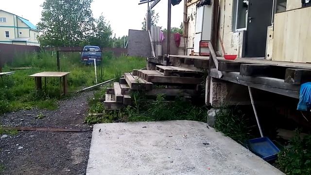 отмостка из жби плит, 150 рублей /м2 40 м2 за 2 часа. Дом из блок комнат отмостка. смотреть онлайн