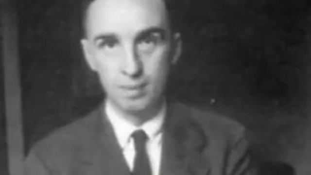 Георгий Иванов -《 Мелодия становится цветком...》: Стихи смотреть онлайн