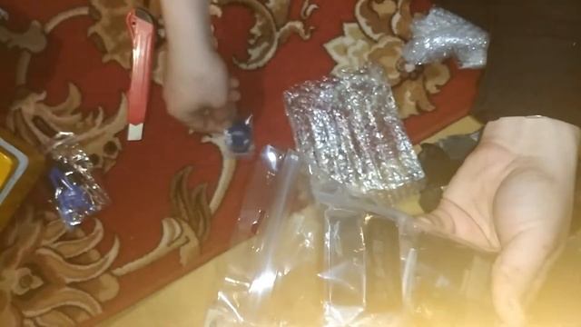 Распаковка дисплей и зарядка смотреть онлайн