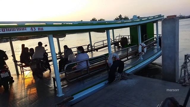 просто закат, река и паром, самут_сонгкрам смотреть онлайн