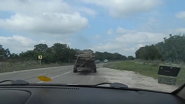 Забуксовал МТЗ-80,в лесу гружённый дровами.8 складометров. смотреть онлайн