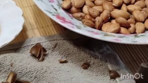 Абрикосовое варенье с ядрами из косточек