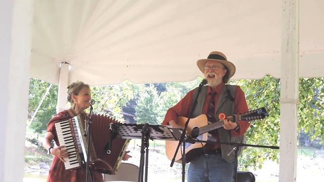 Lou & Peter Berryman – "You Can't Eat Ooba All Night" – Fox Valley Folk Festival, Geneva, IL, 9/6/1 смотреть онлайн