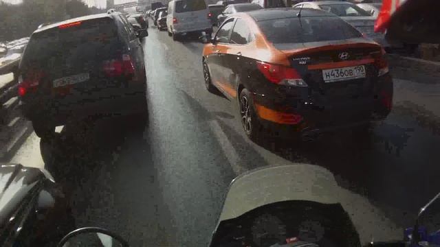 широкий байк в пробке смотреть онлайн