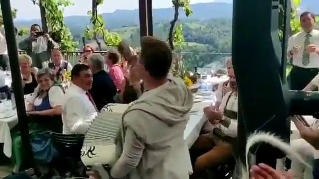 Сергей Войтенко на свадьбе Карин Кнайсль в Австрии) смотреть онлайн
