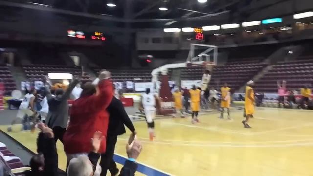 Jaushay Rockett Hits The Game Winner in Double OT! смотреть онлайн