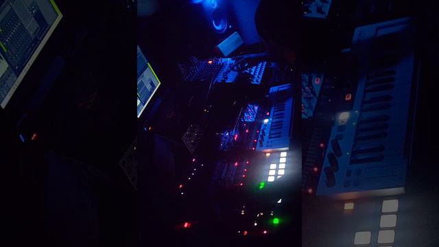 Light And Shadow - Francisco Cervantes - Ambient live mix with hardware setup смотреть онлайн