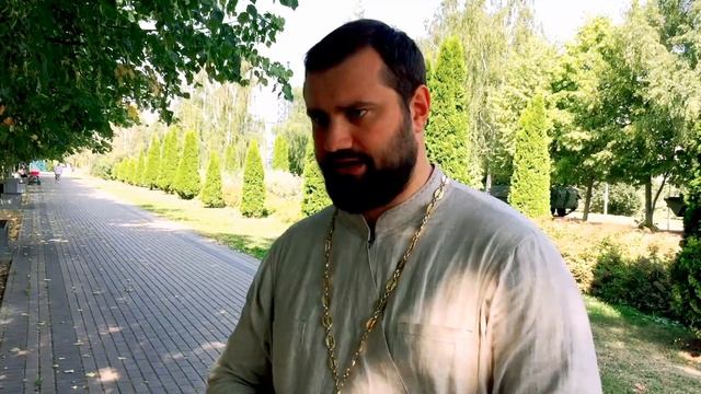 В парке М. Рубцовой прошла встреча с отцом Дмитрием. смотреть онлайн