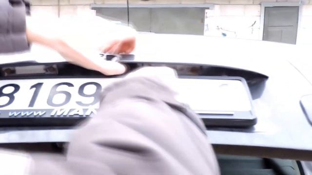 Жизнь Омежки. Замена лампочек подсветки номера смотреть онлайн