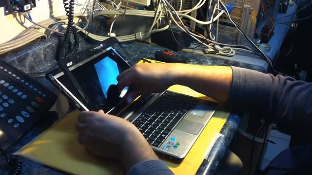 GizmoTij: Acer Aspire One  D250 Desmontar O Quitar El Display LCD Laptop -1088 (KAV60)