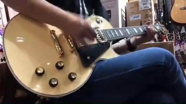 Sound Demo Epiphone Les Paul Custom Blackback Limited-Edition Electric Guitar Antique Ivory смотреть онлайн