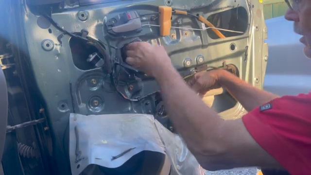 Outlander 2003-2006 Window Regulator Replacement & Repair Right Front
