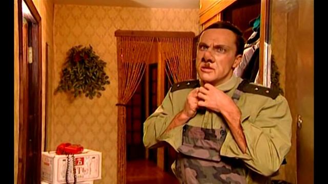 Прапорщик Армии Задов унижает сержанта Пастушенко