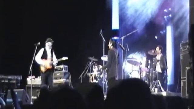 Tony Sheridan and Band Live-COLOR LINE ARENA-HAMBURG смотреть онлайн