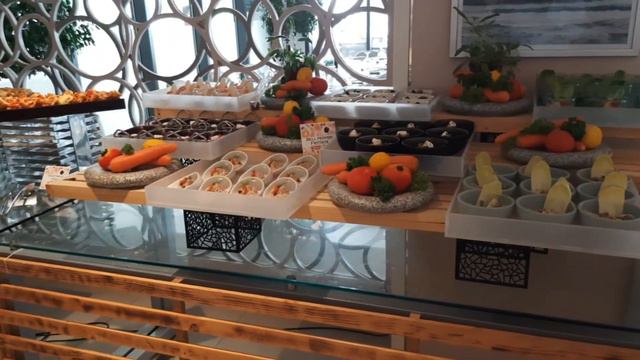 Friday Brunch #Crowne Plaza Hotel #muscat #oman смотреть онлайн