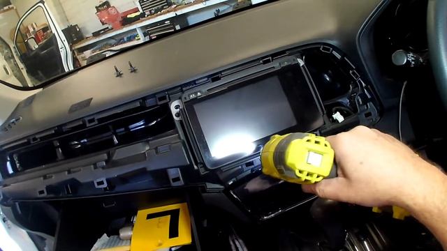 Honda HRV 2015 Radio Removal