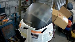 Полировка ветрового стекла (обтекателя) мотоцикла хонда