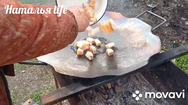 Сковорода САДЖ. Готовим Картофель с Салом на сковороде Садж. Первый обжиг. смотреть онлайн