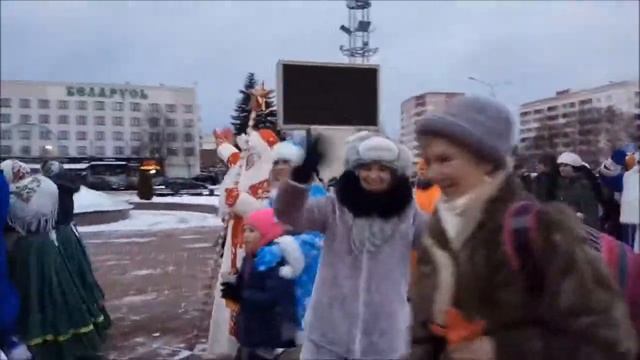 Парад Дедов Морозов и Снегурочек, г.Новополоцк, 2017г. смотреть онлайн