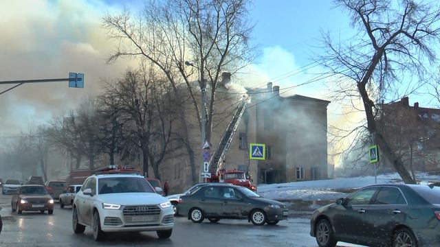 Пожар Володарского 26 Пенза 08'04'2018 (4) смотреть онлайн