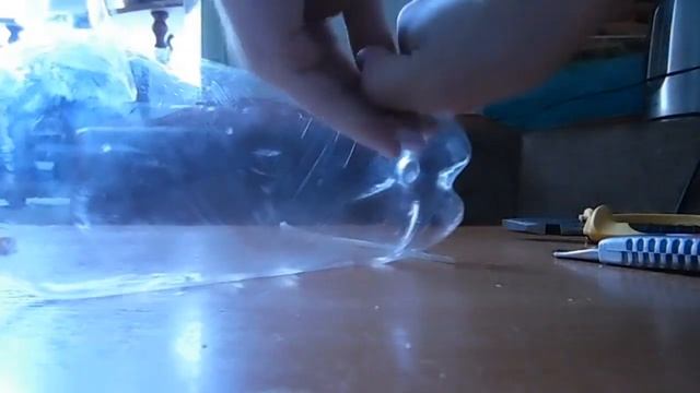 Как сделать кормушку для птиц из бутылки смотреть онлайн