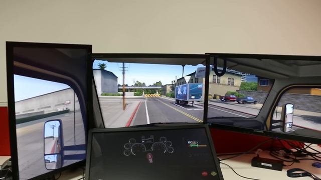 American Truck Simulator - Custom 4-monitor (3+1) Test смотреть онлайн