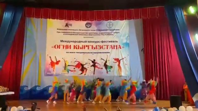 Танец «Цирк» средний состав #Эльнурки смотреть онлайн